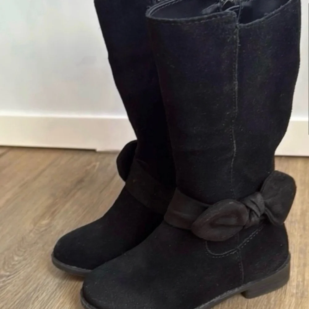 GB Girls Black Suede Bow Accent Side Zip Mid Calf Boots Girls Size 8 Like New
